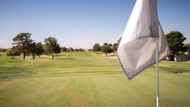 White flag on a putting green at Horizon Golf Club in Horizon City.